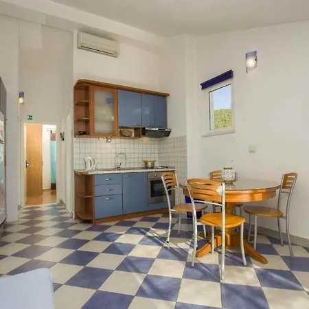 Apartment In With Sea View, Terrace, Air Conditioning, Wifi 5121-1 Bol