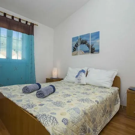 Appartement In With Sea View, Terrace, Air Conditioning, Wifi 5121-1 Bol